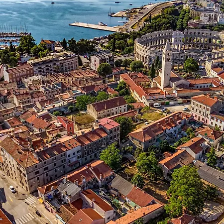 Loredana 11057 Daire Pula